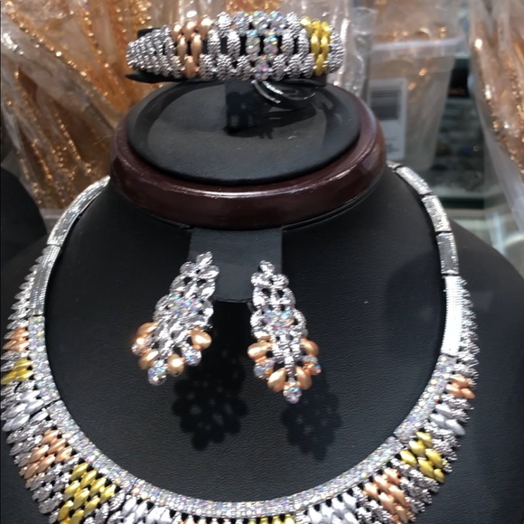 Jewelry set - Picture 1 of 3